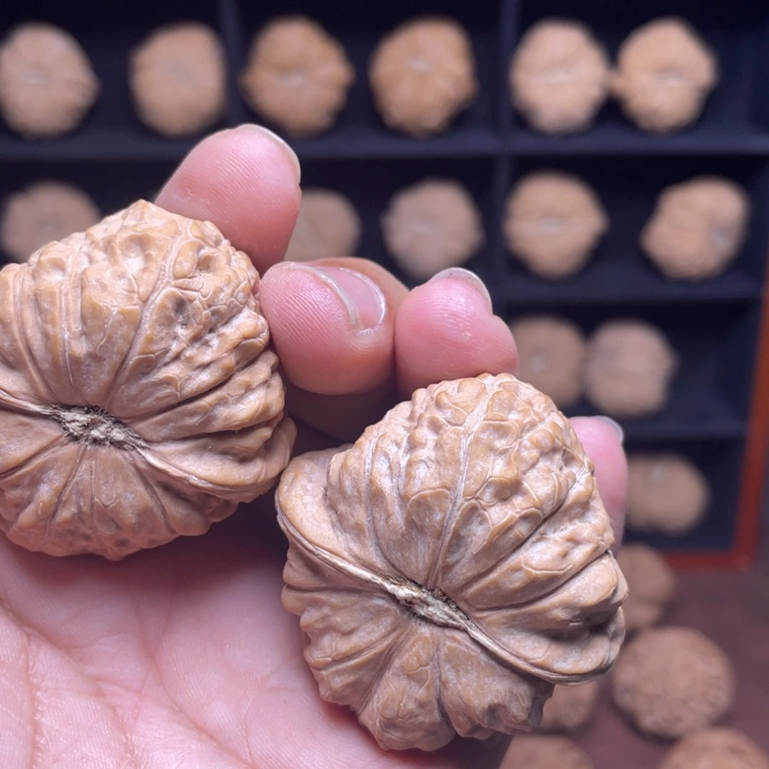 A***哥吊坠文玩核桃南瓜墩