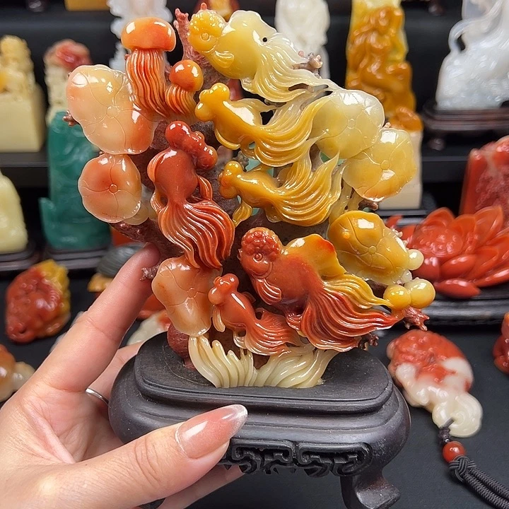 寿山石三彩老性芙蓉石