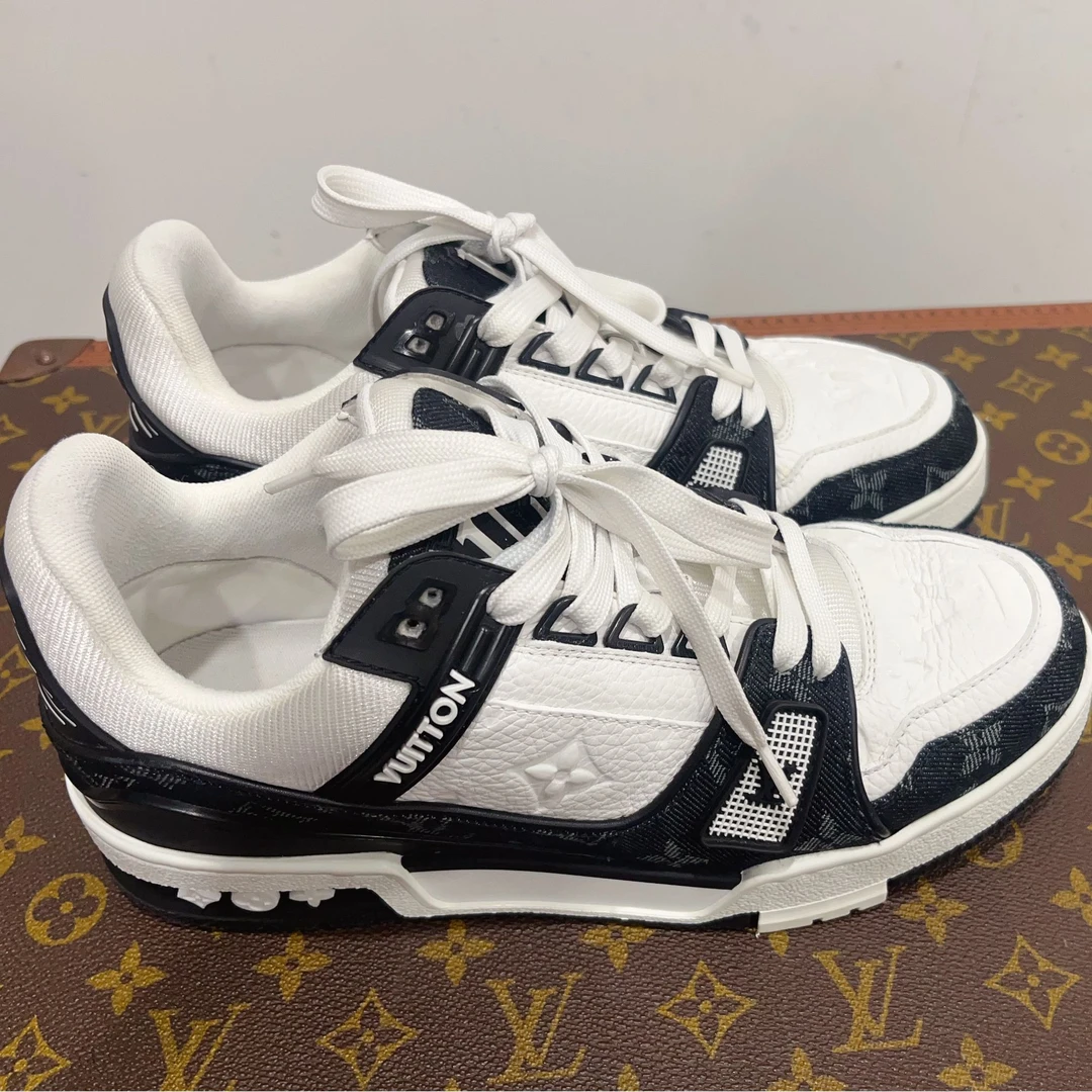 99新 LouisVuitton/路易威登 板鞋尺码38-38.5/GSS24295