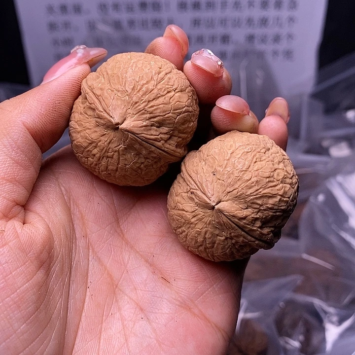 文玩核桃把件云南野生铁核桃131号38mm