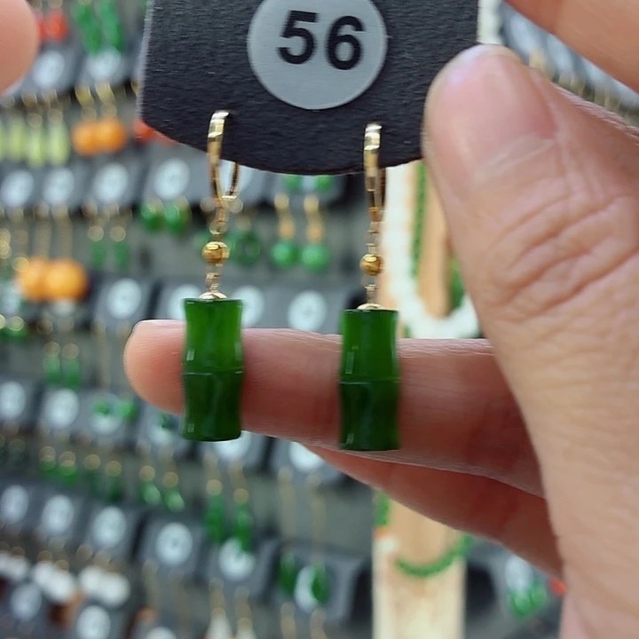 和田玉18K金镶嵌耳饰