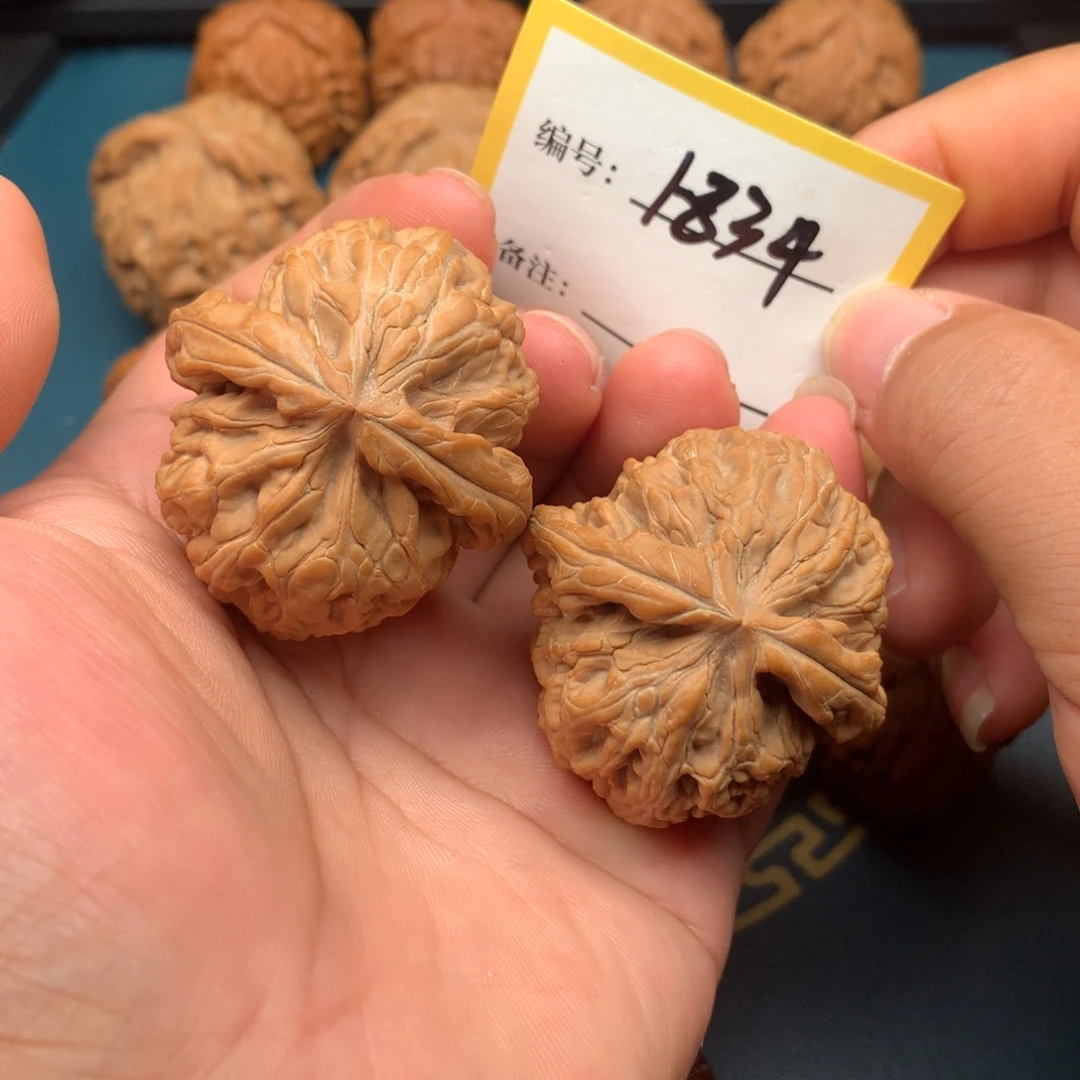 文玩核桃把件44.5全品红锦鲤1834