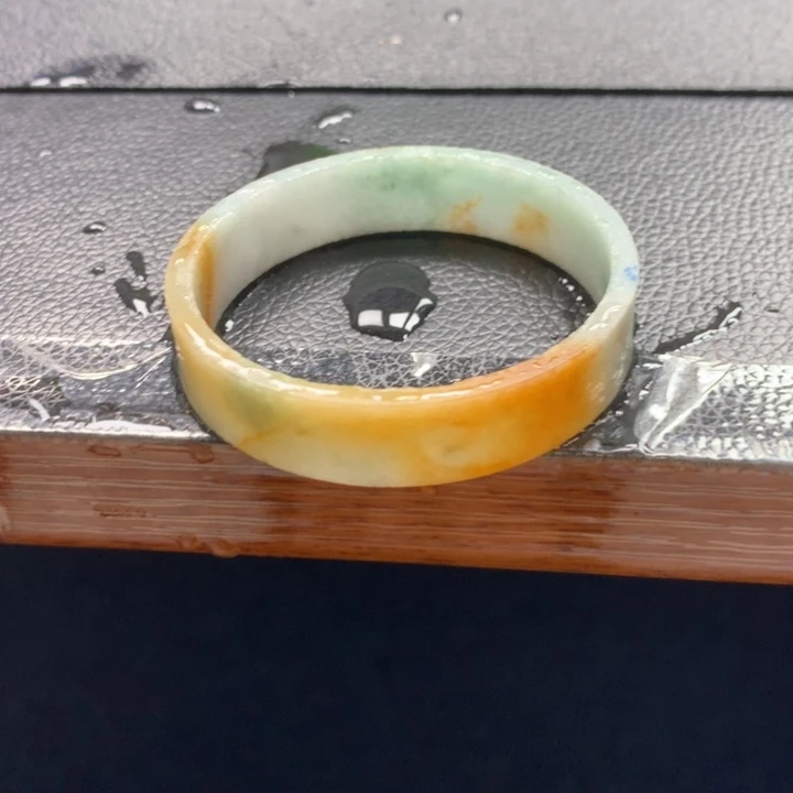 定制翡翠未镶嵌镯子