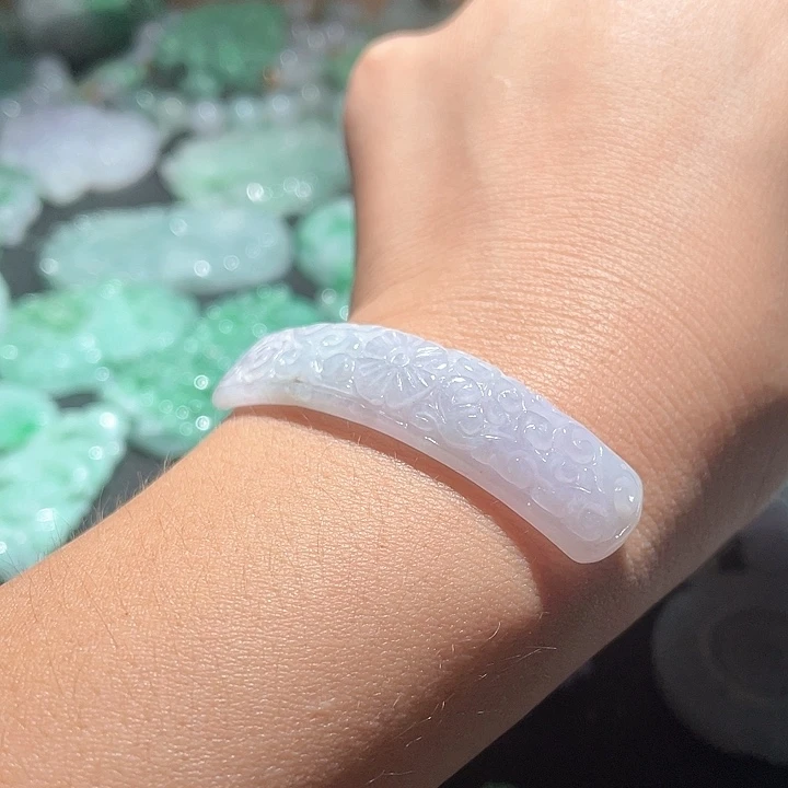 翡翠未镶嵌颈饰天