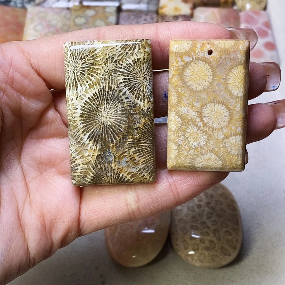 合金颈饰硅化玉蔷**美