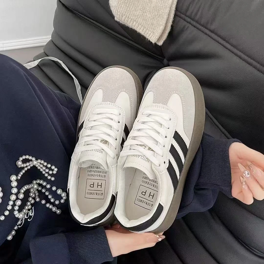 【华小姐】春季新款时尚潮流圆头平底百搭休闲板鞋008-5