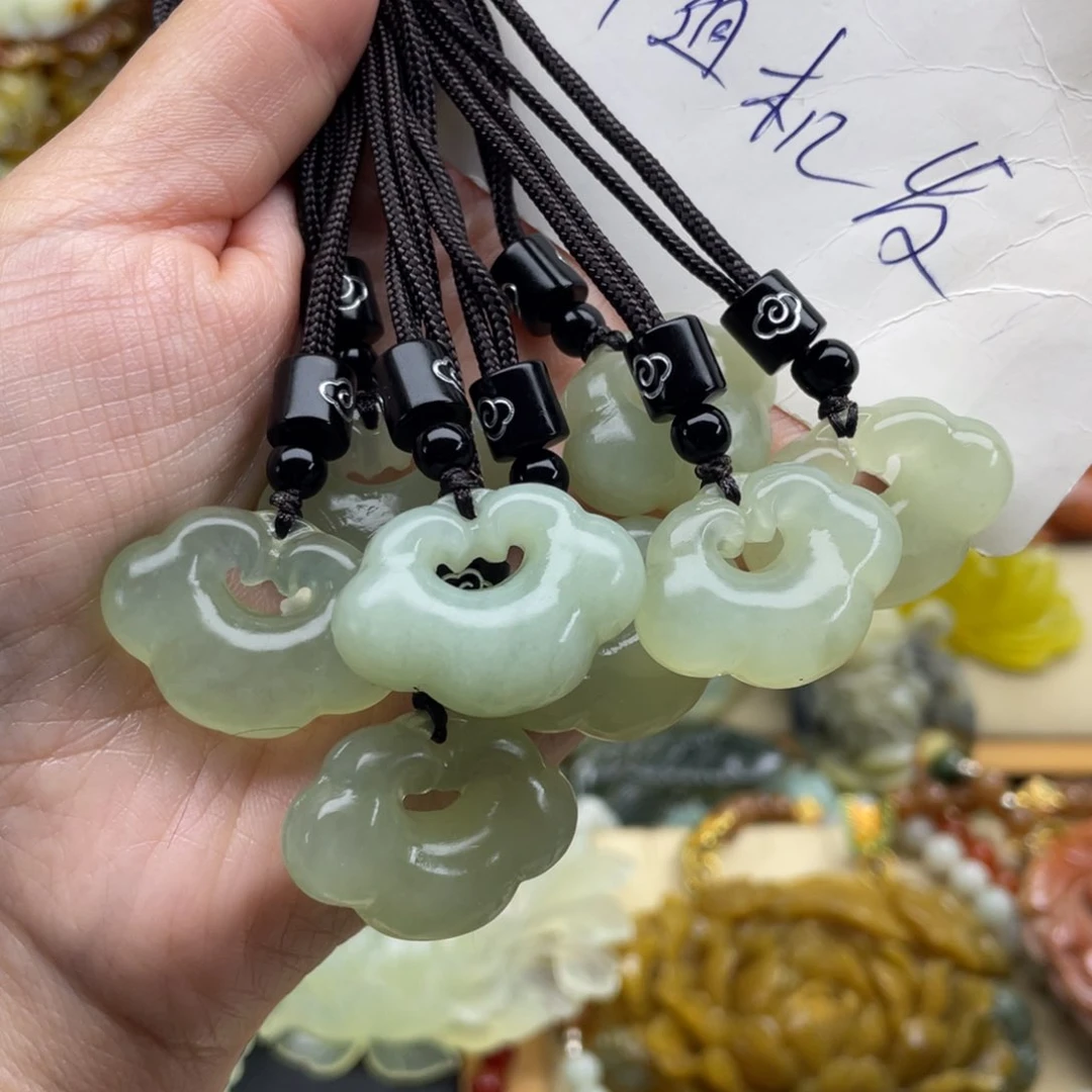 未镶嵌蛇纹石玉颈饰