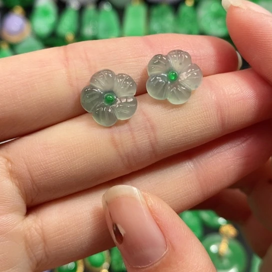 颈饰未镶嵌翡翠吊坠