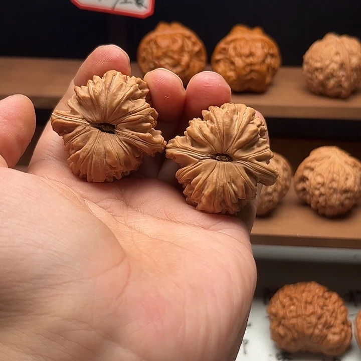 王*哥文玩核桃手把件四座楼39全品