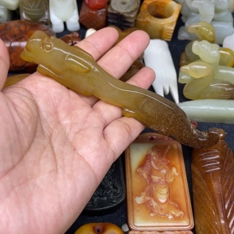 未镶嵌蛇纹石玉颈饰24