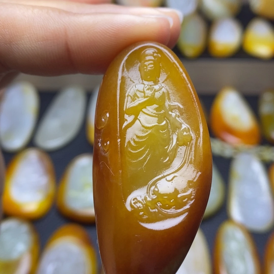 和田玉（糖玉）未镶嵌颈饰