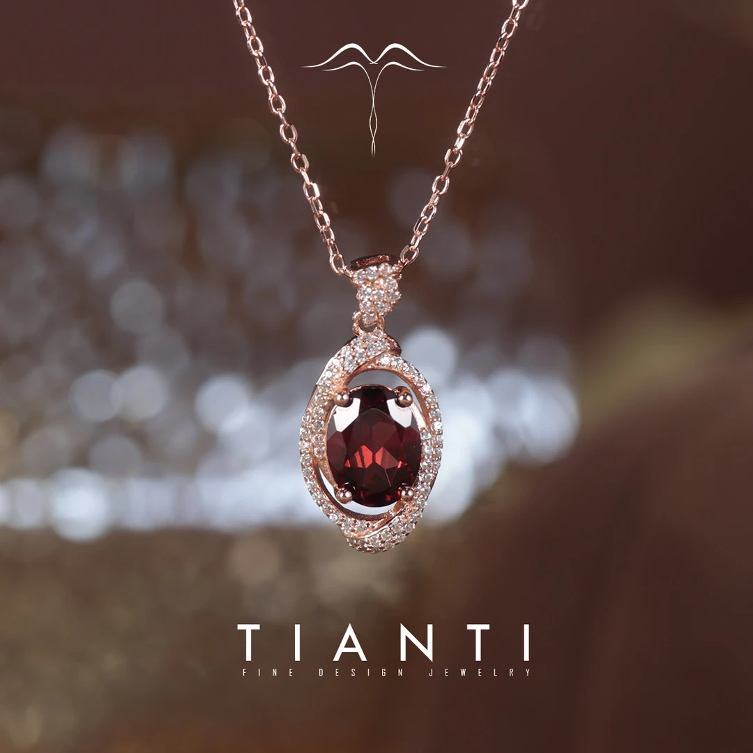 TIANTI/天缇【镜花水月】7X9天然石榴石吊坠S925银镀玫瑰金色轻奢