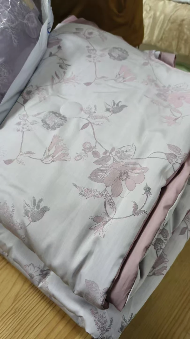 【FREE HOME】 提花贡缎高端双人夏被 3.7斤左右-蜜语满屋紫