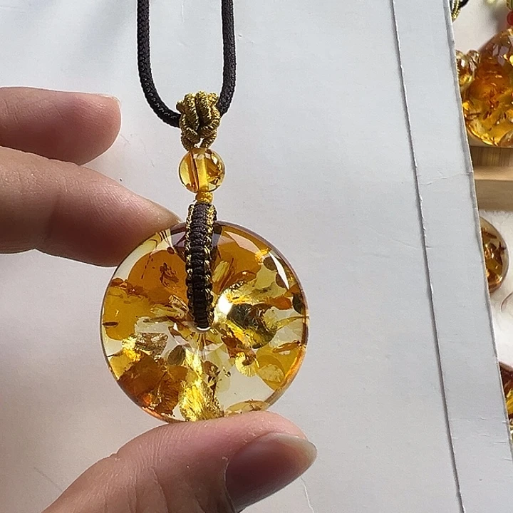 琥珀（花珀）颈饰未镶嵌