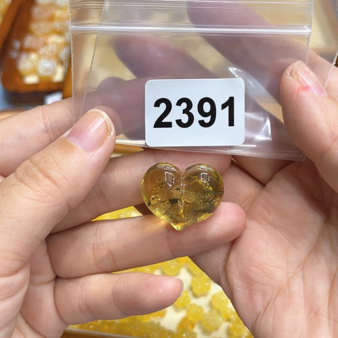 未镶嵌琥珀珠宝奇石