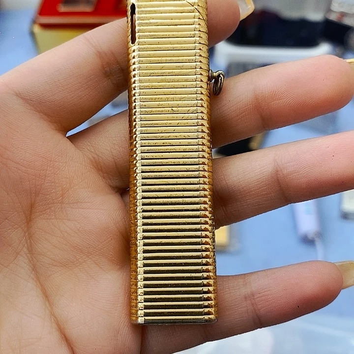 风车金色电子打火机