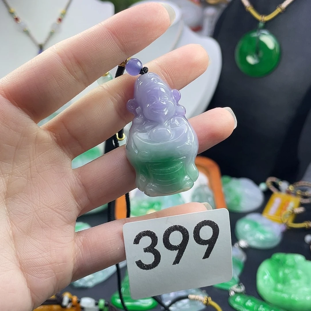 翡翠未镶嵌吊坠(赠链)