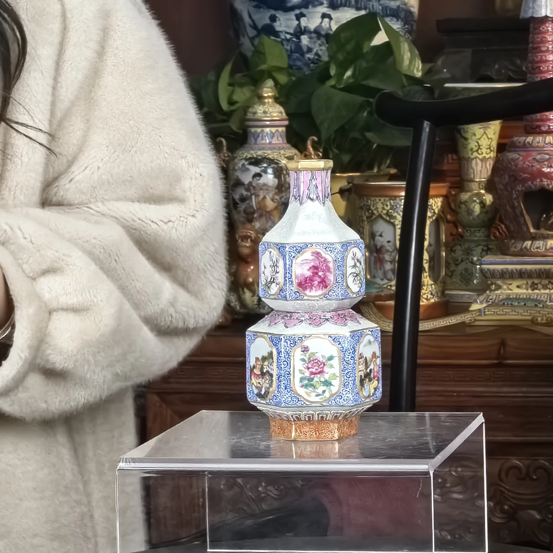 清珐琅彩六方山水人物花卉葫芦瓶