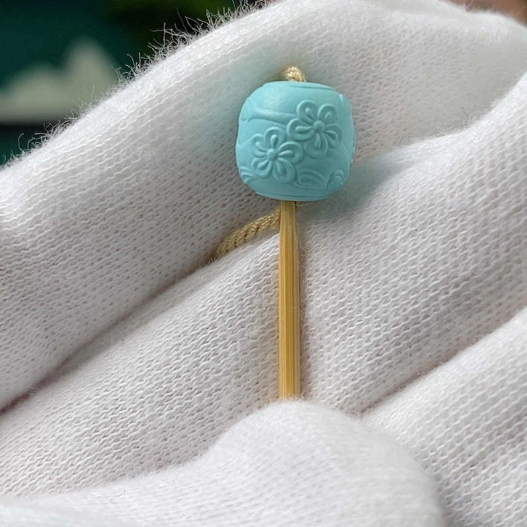 绿松石未镶嵌挂件梅花