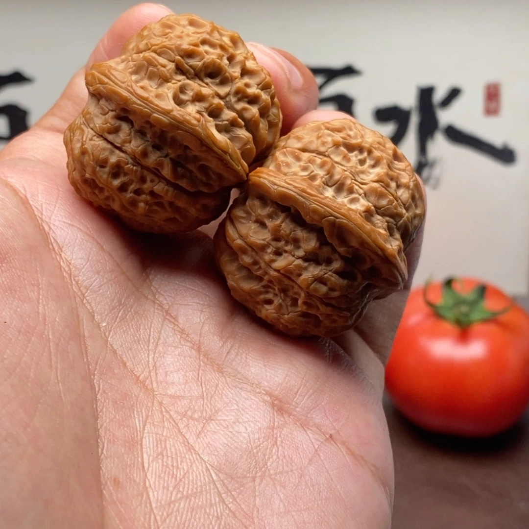 文玩核桃吊坠全品极品血麒麟36