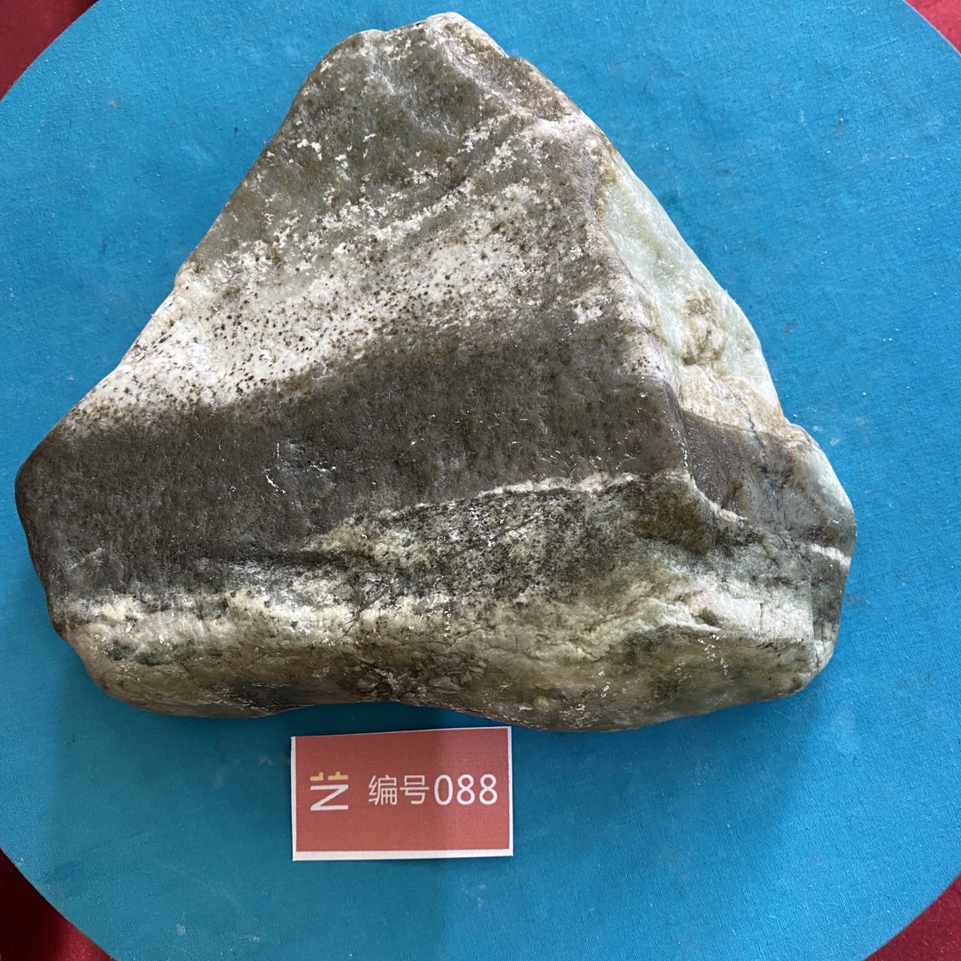 现货新疆玉料原石发一件编号088