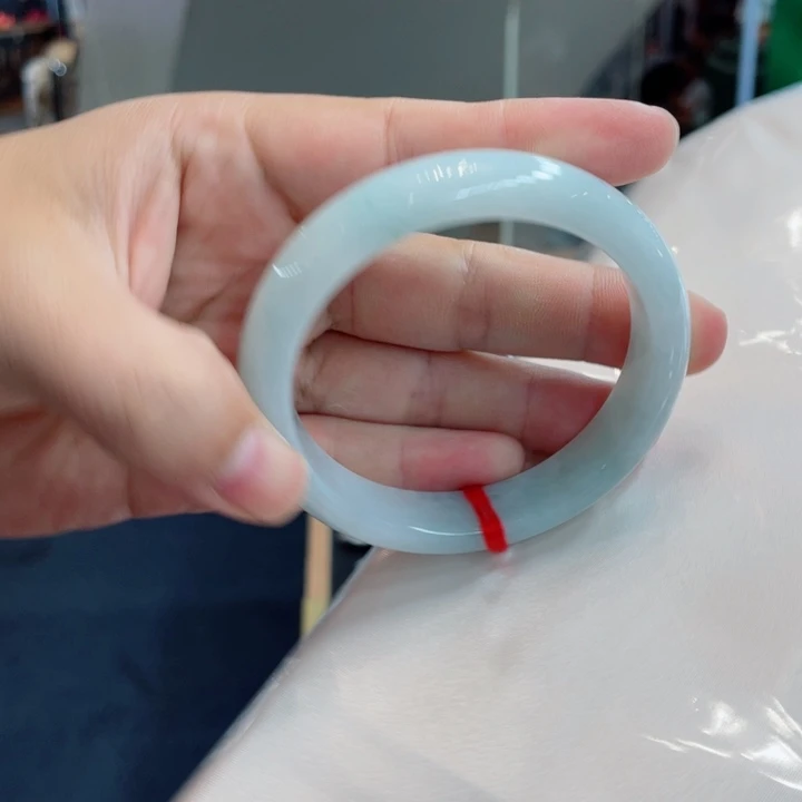 翡翠手镯未镶嵌手镯