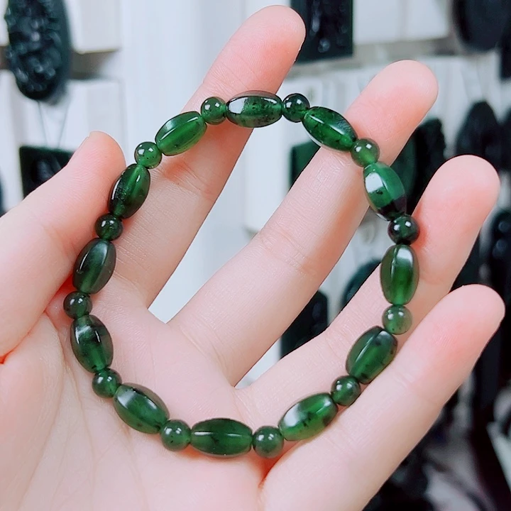 未镶嵌蛇纹石玉颈饰