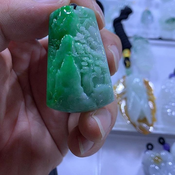 翡翠未镶嵌颈饰天然翡翠A货吊坠