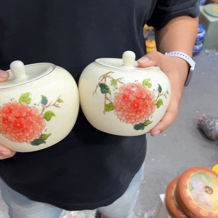 瑕疵福利品陶瓷茶叶罐介意勿拍