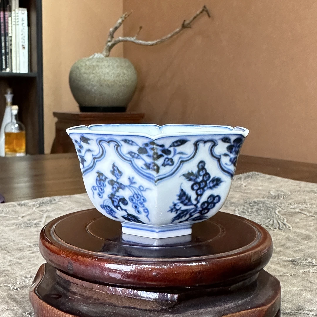 元煦和晓 青花开窗十果图六方杯