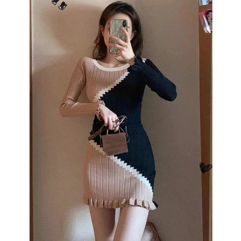 撞色针织连衣裙秋冬装2025年新款女法式复古纯欲圆领气质包臀裙女