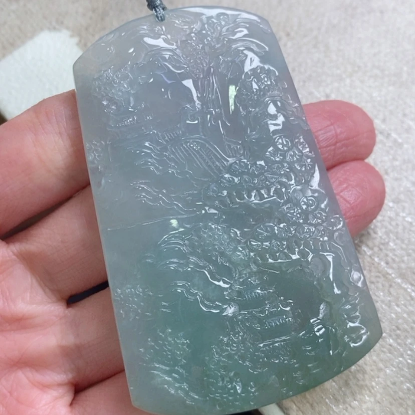 【闪购商品】翡翠未镶嵌吊坠(不含链)?****。