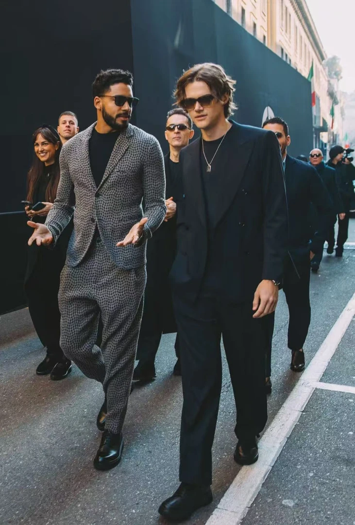 2025夏季男士时尚休闲新款修身透气吸汗短袖速干