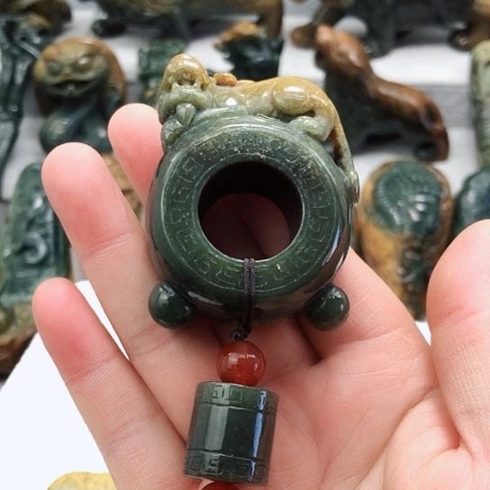 岫岩河磨玉（透闪石质玉）把件未镶嵌