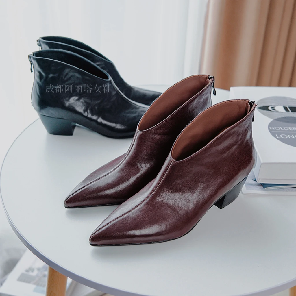 阿丽塔女鞋~4.5cm新款短靴尖头粗跟踝靴时尚气质女靴舒适百搭皮靴