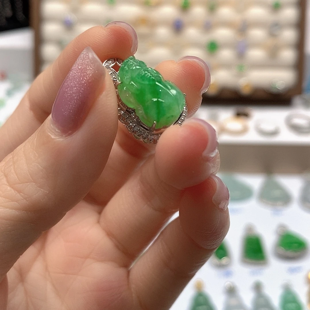 翡翠18K金镶嵌吊坠(不含链)