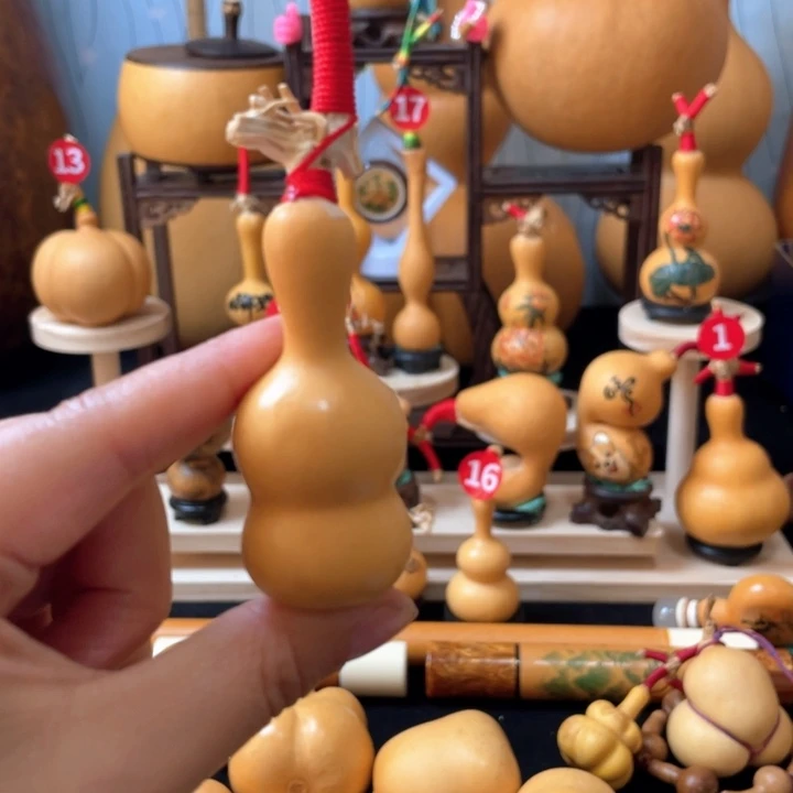 胡****伍葫芦岛市、哈尔滨一天吃到