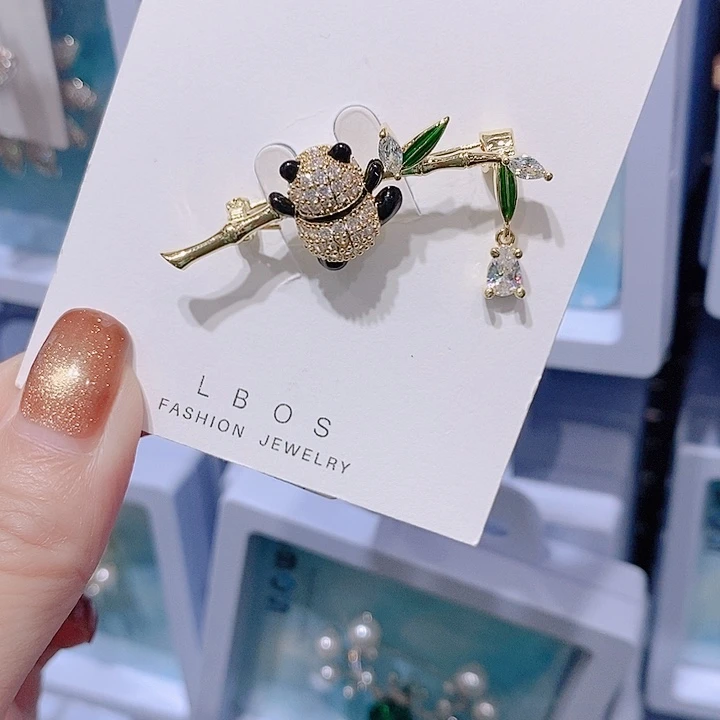 锆石铜合金小熊猫胸针