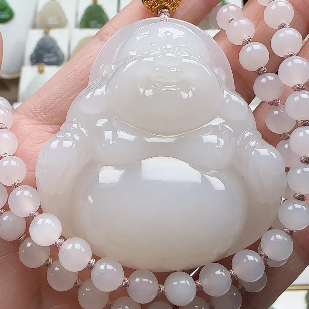 和田玉足金镶嵌颈饰