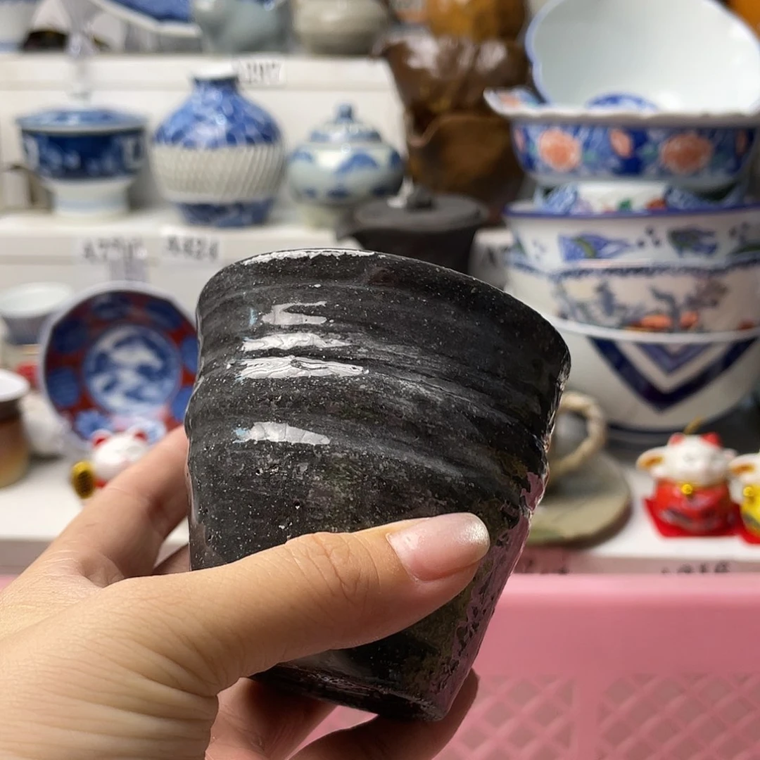 瓷片J**.哈哈哈来拉了啊笑而不