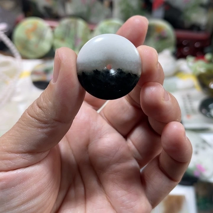 独山玉未镶嵌颈饰