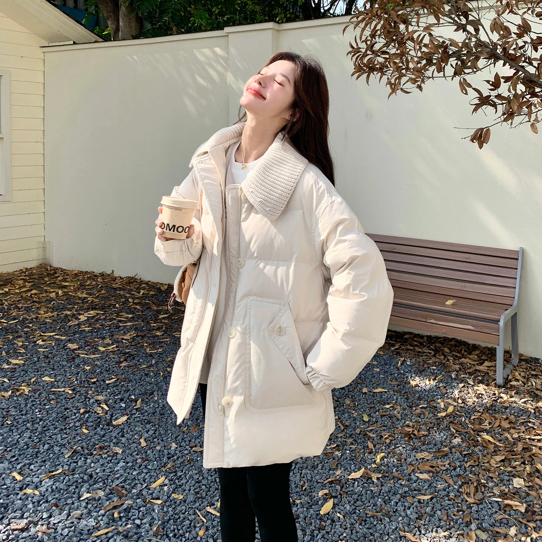 米白色针织翻领羽绒服女2025新款简约宽松加厚中长款冬季外套爆款