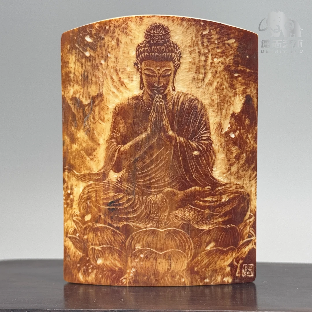 DEZHI/德志【大日如来】红皮猛犸牙大师手工平刻摆件XY(未打孔）