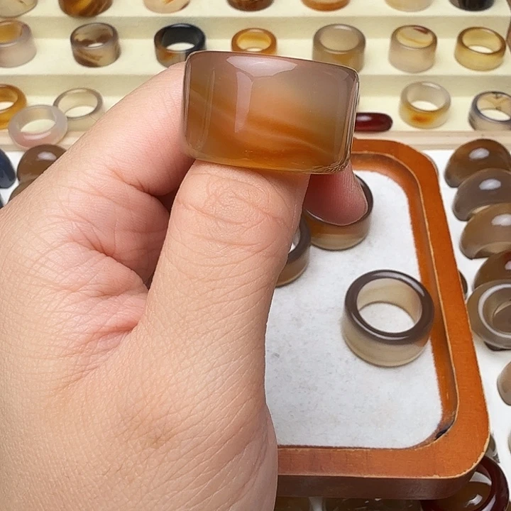 隔***Q玛瑙/玉髓未镶嵌戒圈