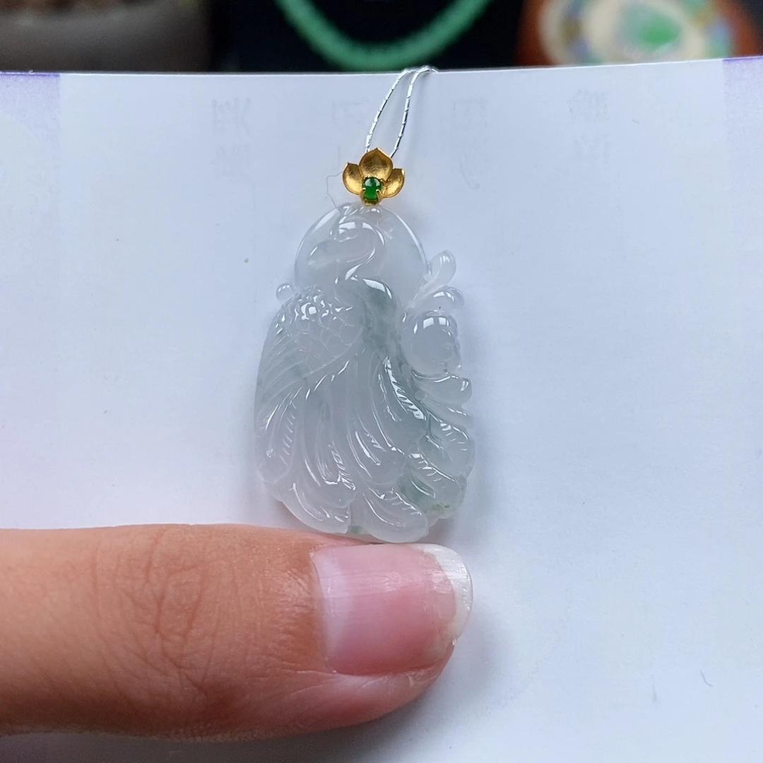 18K金镶嵌挂件翡翠闪