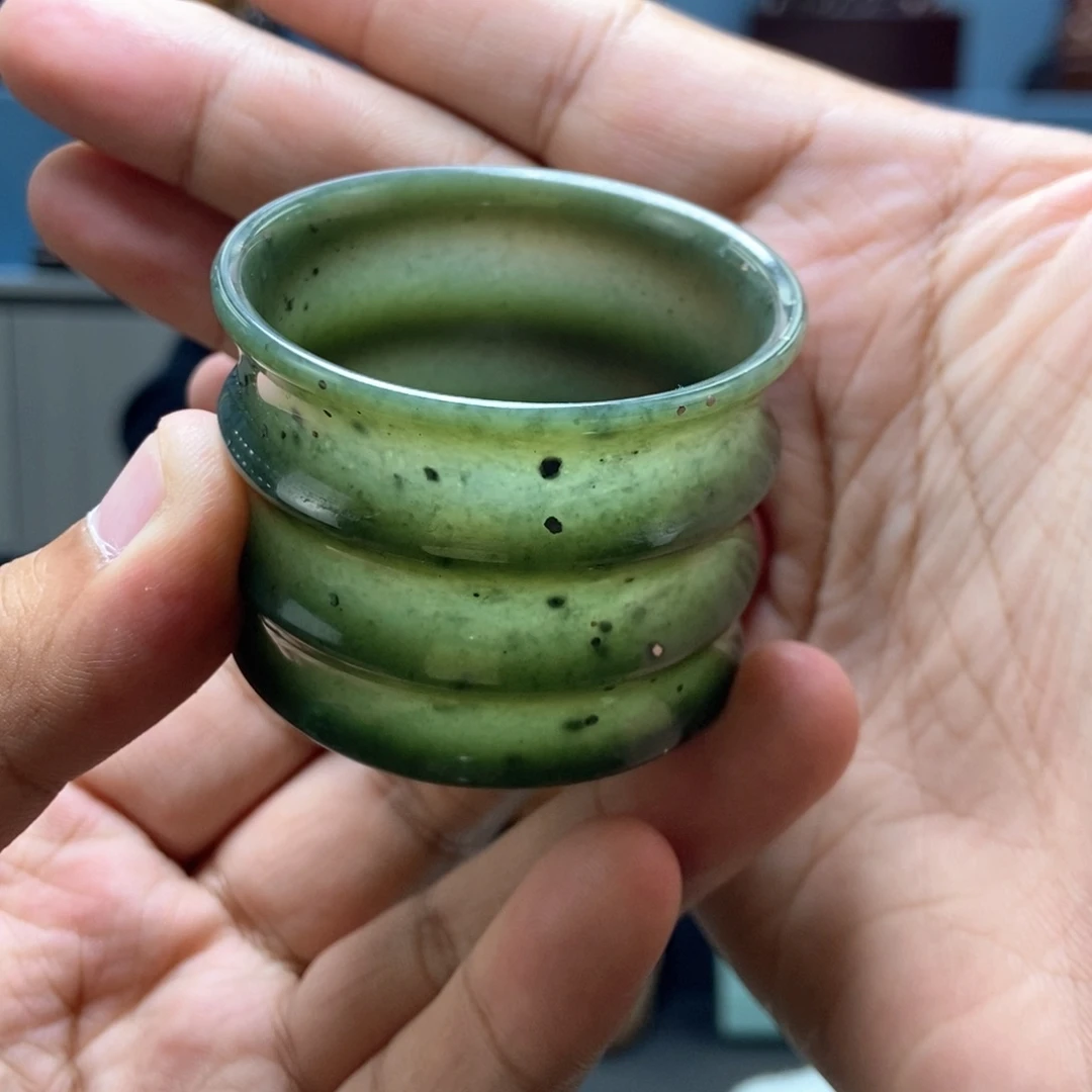 和田玉未镶嵌把件