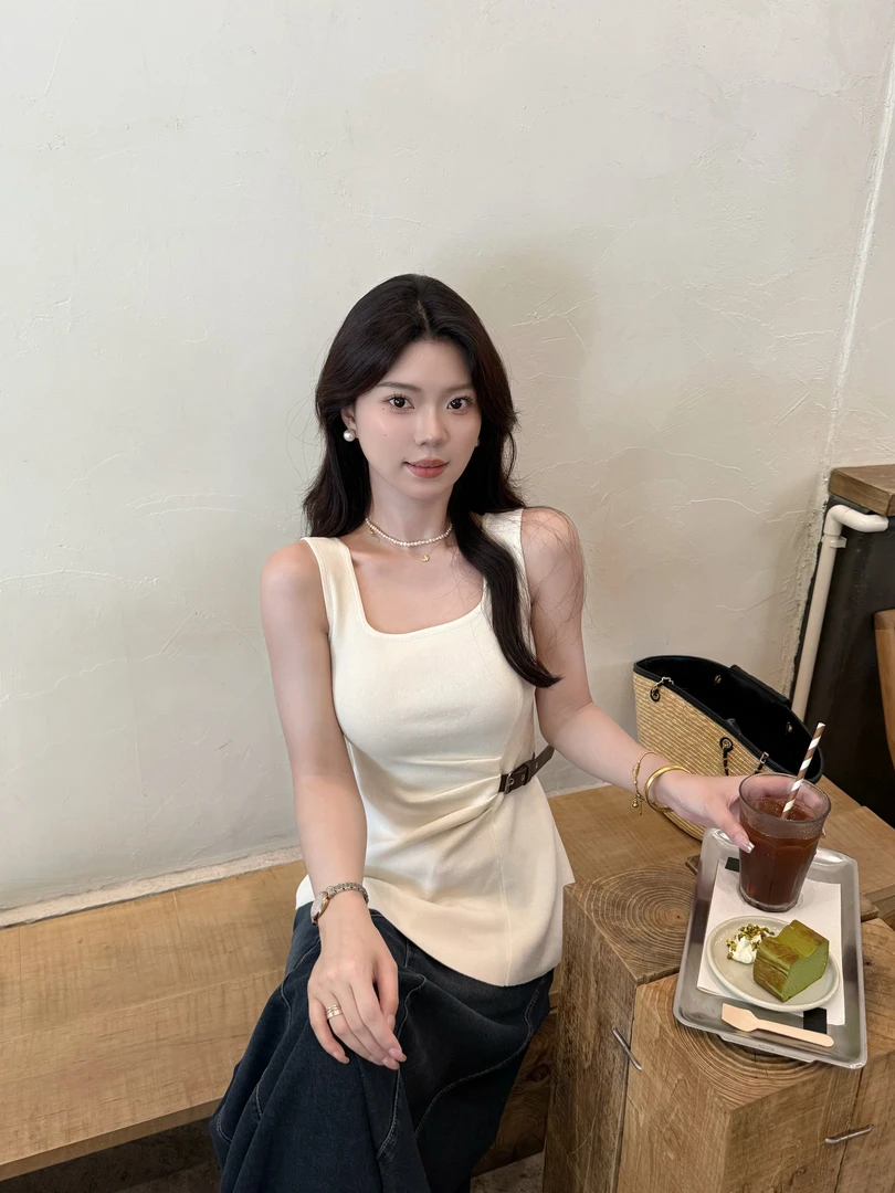 【米兰假日】简约夏季法式气质时尚显瘦收腰无袖设计感针织背心上衣