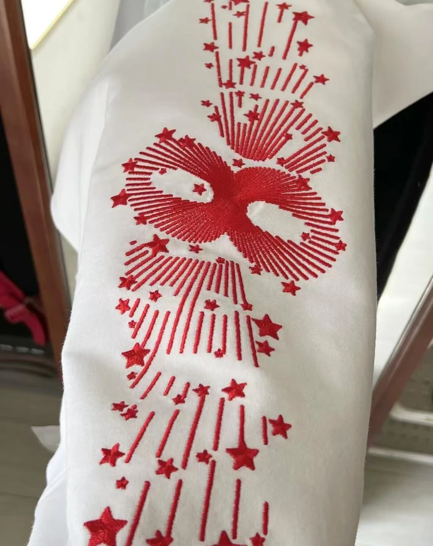 8家放射星星刺绣宽松短袖