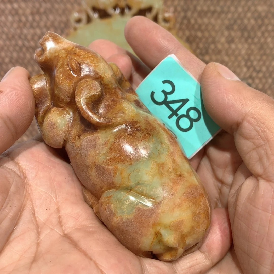 透闪石-蛇纹石玉未镶嵌颈饰