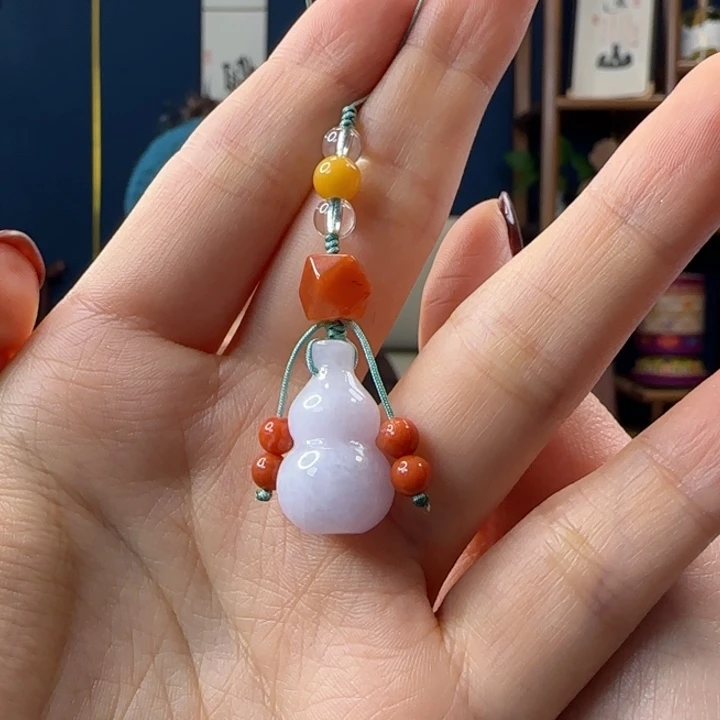 翡翠吊坠(赠链)未镶嵌